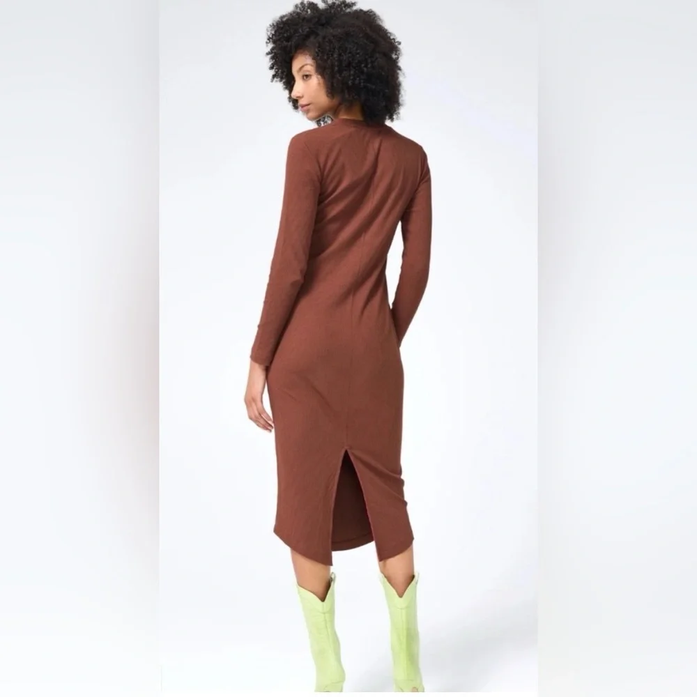 NWT $179 Terez Scoop Neck Long Sleeve Rib Dress in Cafe Brown Midi Size Small - Picture 2 of 10